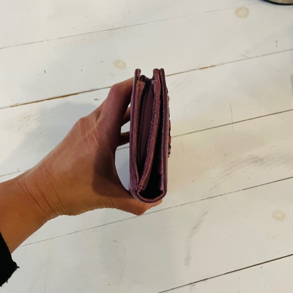 Danier magenta genuine leather wallet - Picture 5 of 5